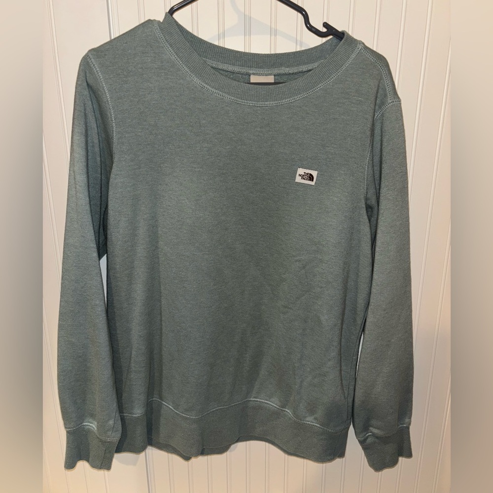 Women’s North Face sweatshirt, size medium